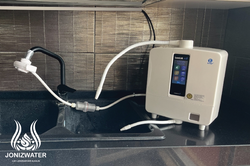 Pastron furrat me uje te jonizuar alkalin Kangen, Hiq Njolla në rroba, heq njolla vajime uje te jonizuar alkalin Kangen, larje qilima me uje te jonizuar alkalin Kangen, ujë Kangen për njolla, reduktim acid pije