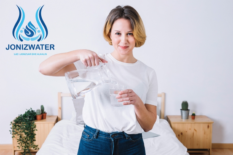 Ujë i sigurt për fëmijë, uje te jonizuar alkalin per Urthi, uje te jonizuar alkalin per alergji, uje te jonizuar alkalin per neutralizim acid stomak, ujë Kangen për tretje, uje te jonizuar alkalin per parandalim refluks